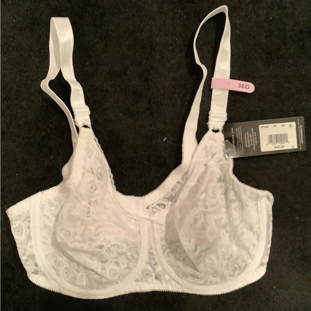 Bali Smoothing Laced Built Up Back Bra Size 36D NWT
